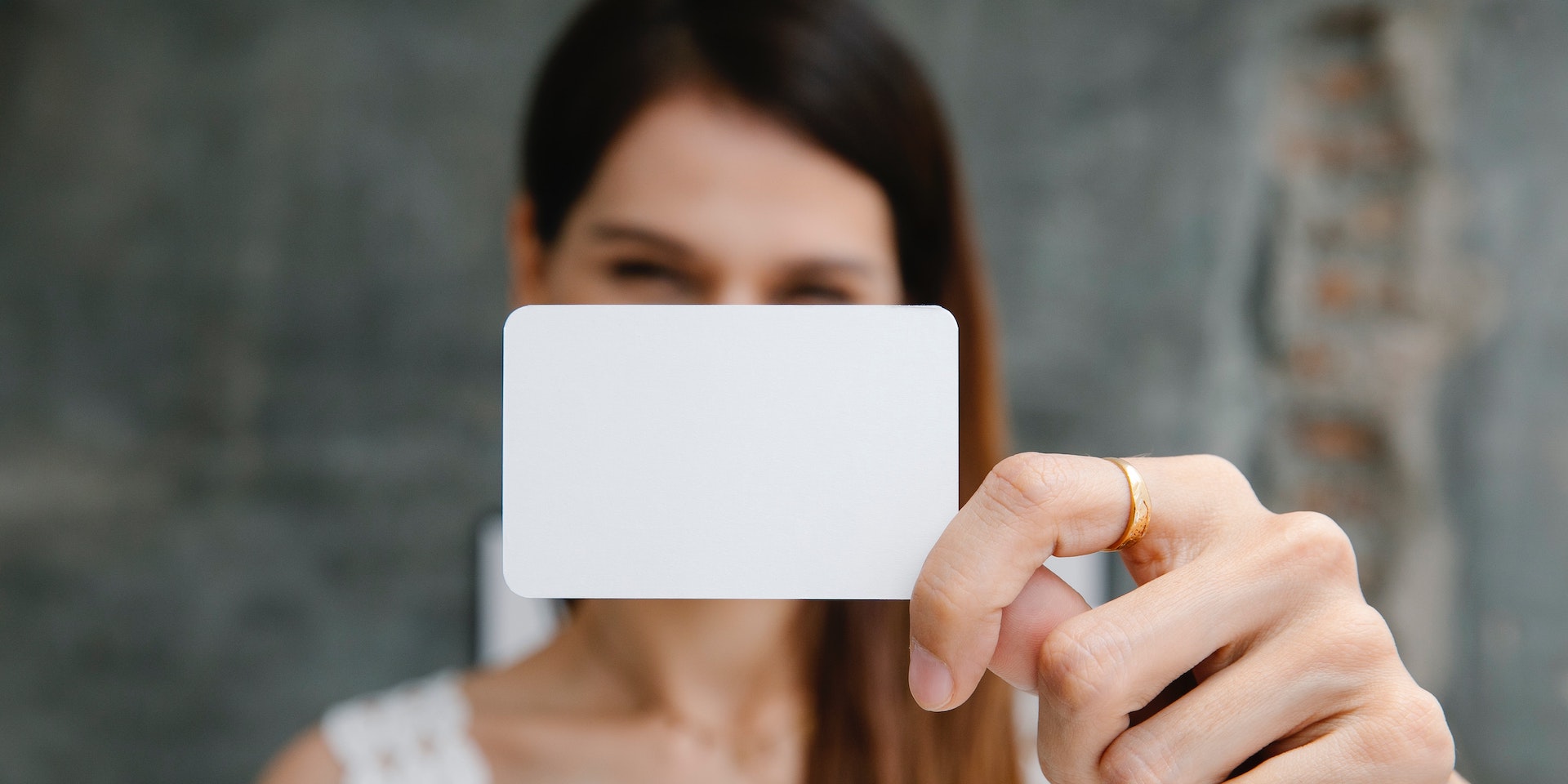 How to Effectively Use Business Cards in Marketing | Brandly Blog